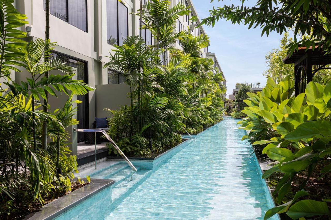 Suite Lit King-Size 1 Chambre - Rez-de-chaussée avec Accès Piscine et Terrasse