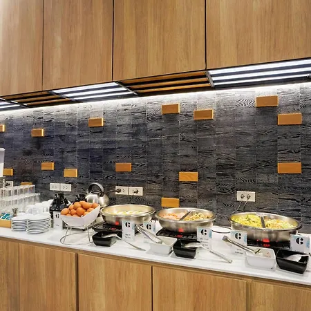 Days Inn By Wyndham Patong Beach-2